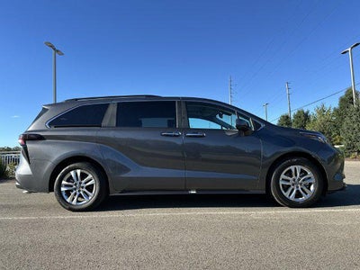 2025 Toyota Sienna XLE