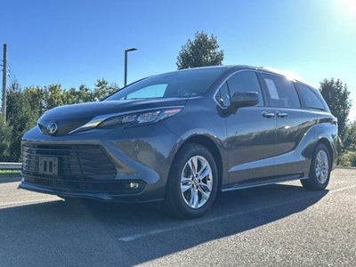 2025 Toyota Sienna XLE