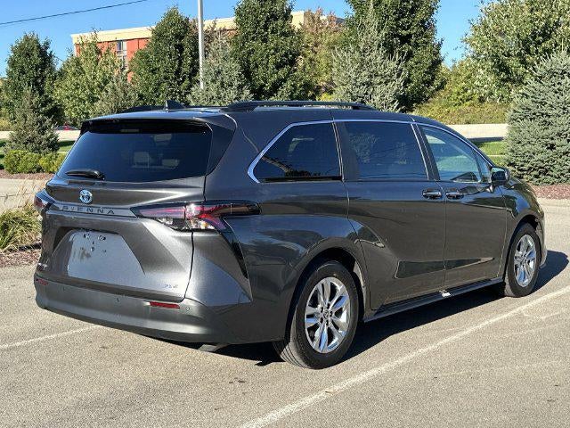 2025 Toyota Sienna XLE