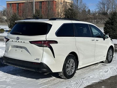 2021 Toyota Sienna XLE