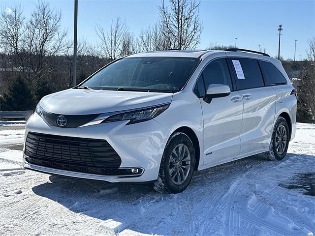 2021 Toyota Sienna XLE