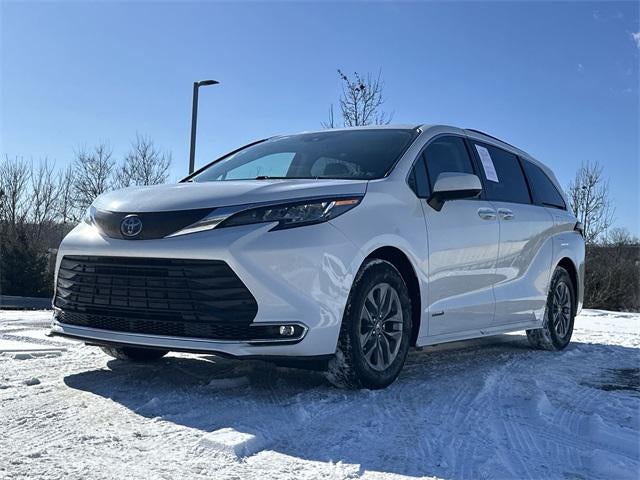 2021 Toyota Sienna XLE