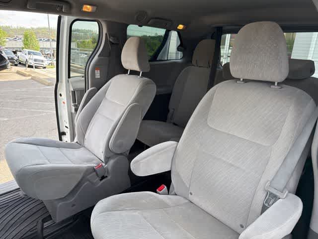 2017 Toyota Sienna LE