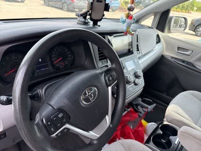 2017 Toyota Sienna LE