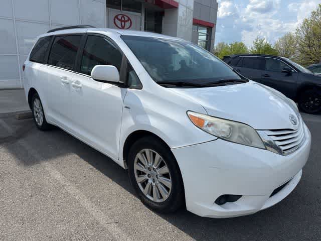 2017 Toyota Sienna LE