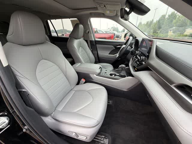 2023 Toyota Highlander Hybrid XLE