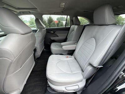 2023 Toyota Highlander Hybrid XLE