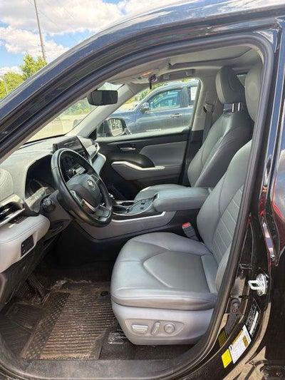 2023 Toyota Highlander Hybrid XLE