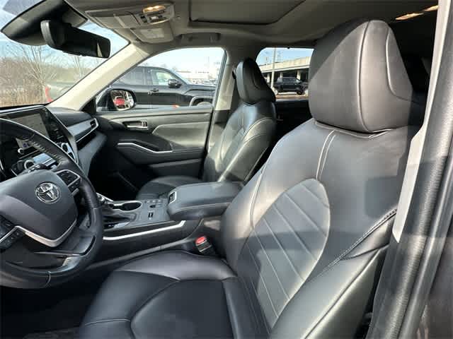 2023 Toyota Highlander Hybrid XLE