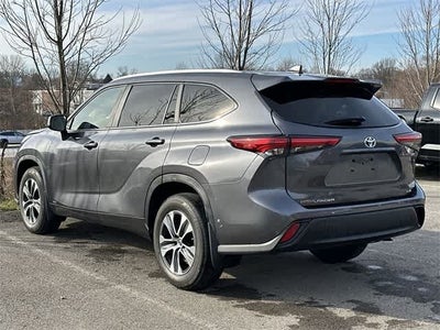 2023 Toyota Highlander Hybrid XLE