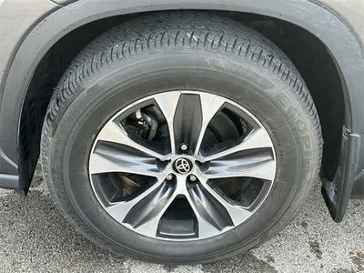 2023 Toyota Highlander Hybrid XLE