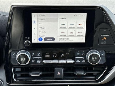 2023 Toyota Highlander Hybrid XLE