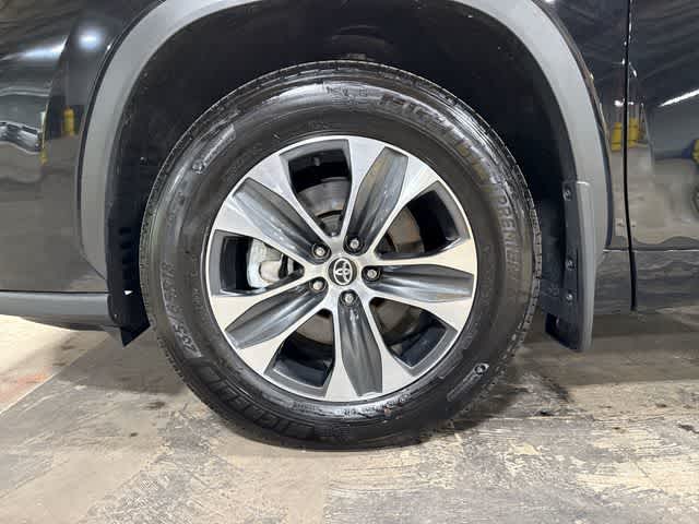 2025 Toyota Highlander XLE