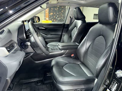 2025 Toyota Highlander XLE