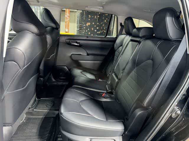 2025 Toyota Highlander XLE