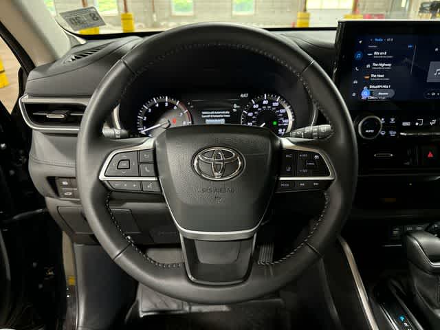 2025 Toyota Highlander XLE