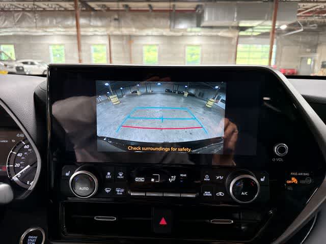 2025 Toyota Highlander XLE