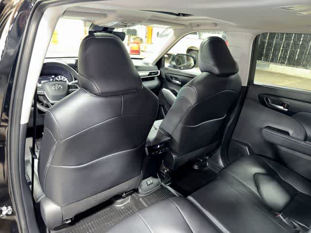 2025 Toyota Highlander XLE
