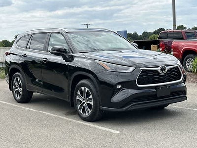 2025 Toyota Highlander XLE