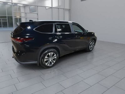 2025 Toyota Highlander XLE