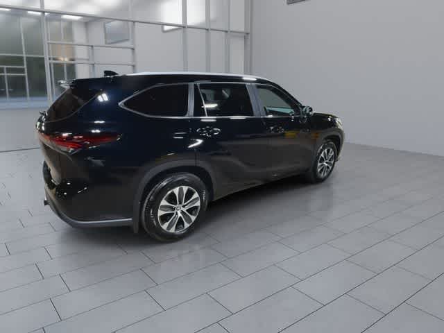 2025 Toyota Highlander XLE