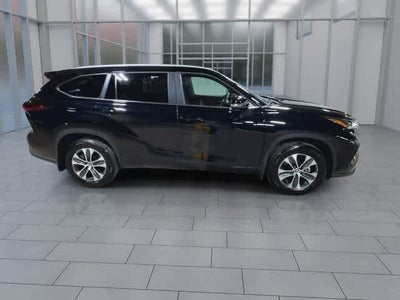 2025 Toyota Highlander XLE