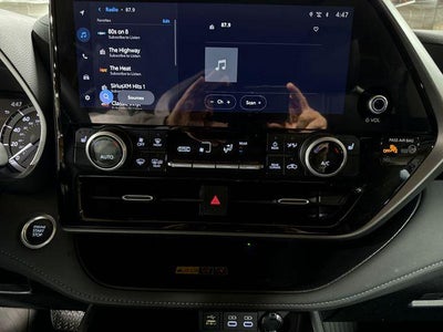 2025 Toyota Highlander XLE