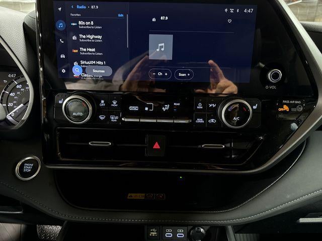 2025 Toyota Highlander XLE