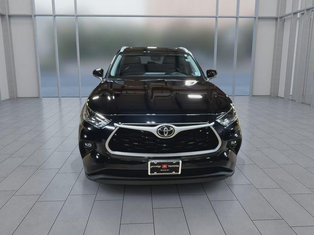 2025 Toyota Highlander XLE