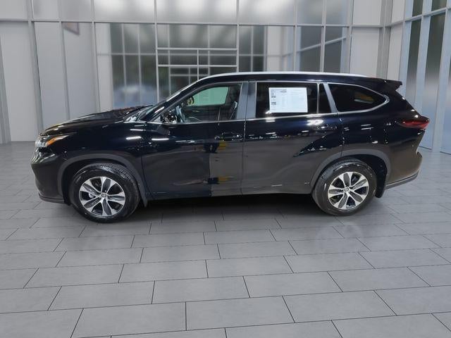 2025 Toyota Highlander XLE