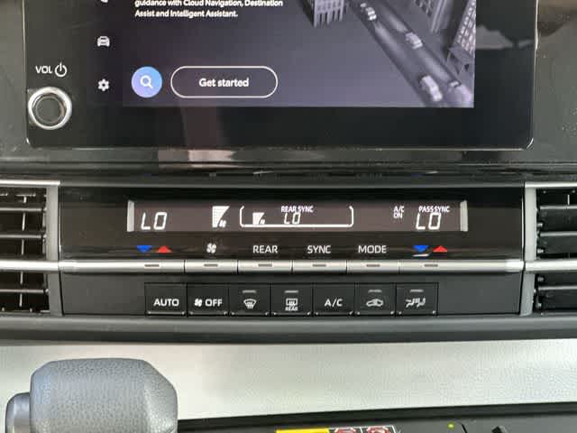 2025 Toyota Sienna LE