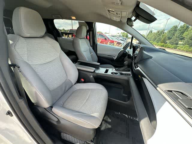 2025 Toyota Sienna LE