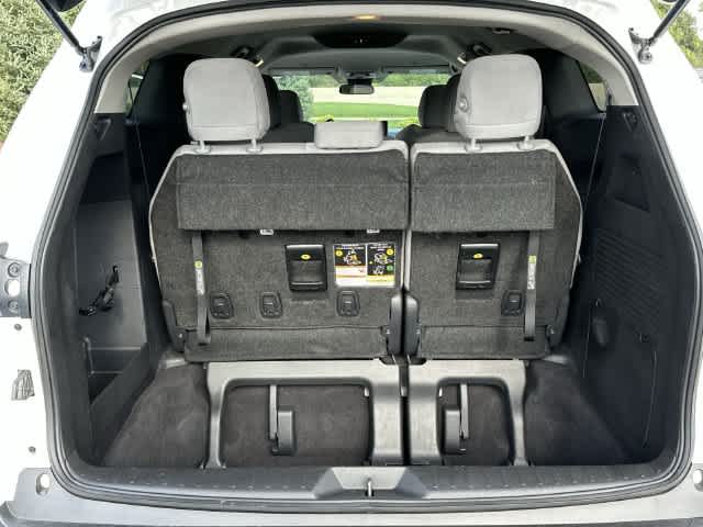 2025 Toyota Sienna LE