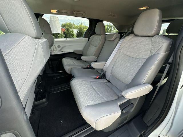 2025 Toyota Sienna LE