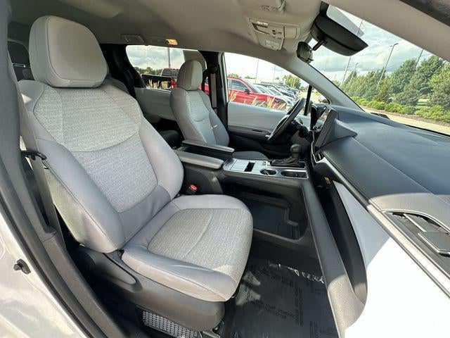 2025 Toyota Sienna LE