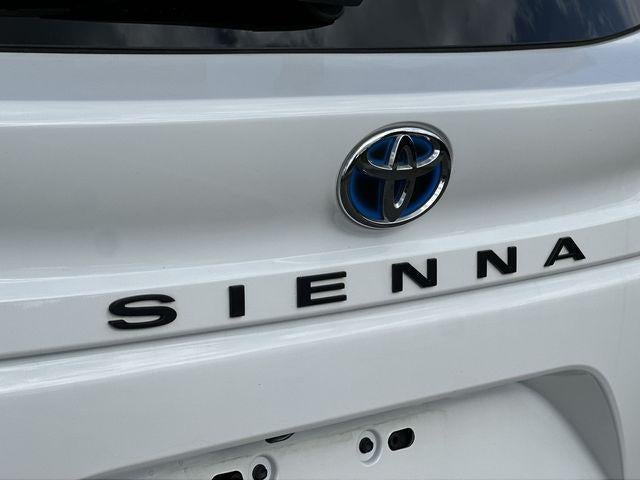 2025 Toyota Sienna LE