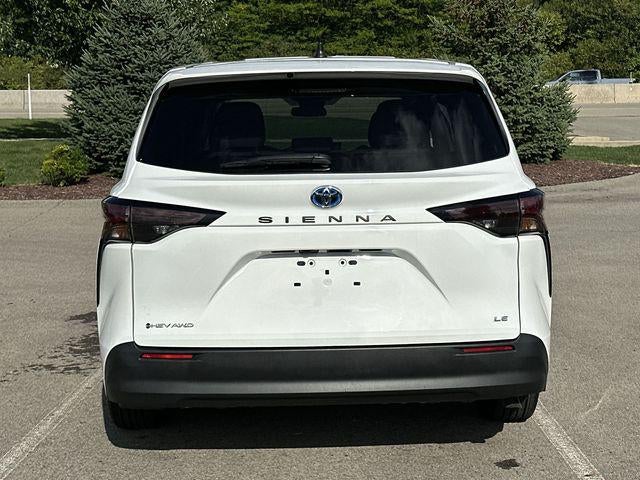 2025 Toyota Sienna LE