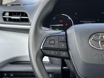 2025 Toyota Sienna LE