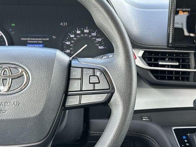 2025 Toyota Sienna LE