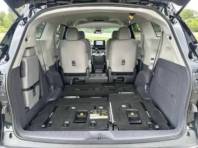 2023 Toyota Sienna LE