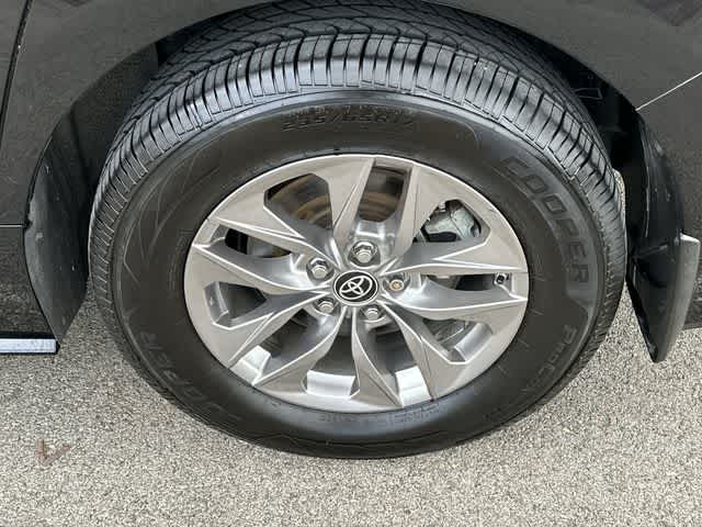 2023 Toyota Sienna LE
