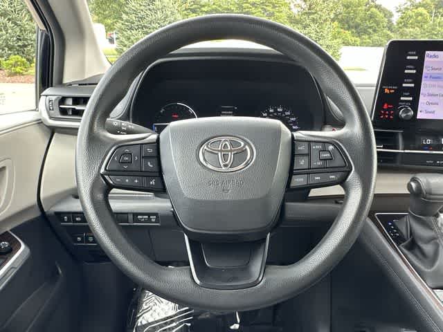 2023 Toyota Sienna LE