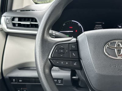 2023 Toyota Sienna LE