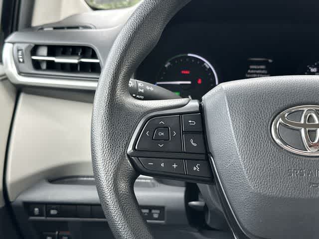 2023 Toyota Sienna LE