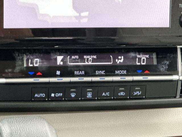 2023 Toyota Sienna LE