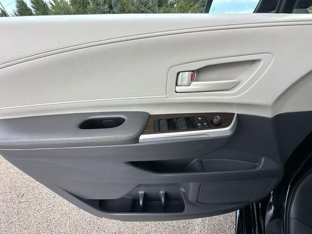 2023 Toyota Sienna LE