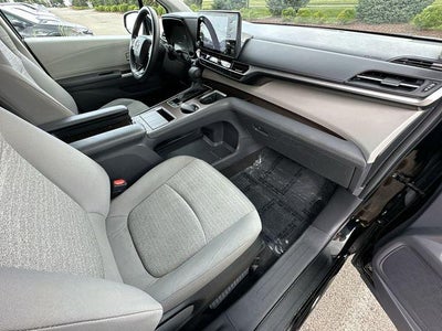 2023 Toyota Sienna LE