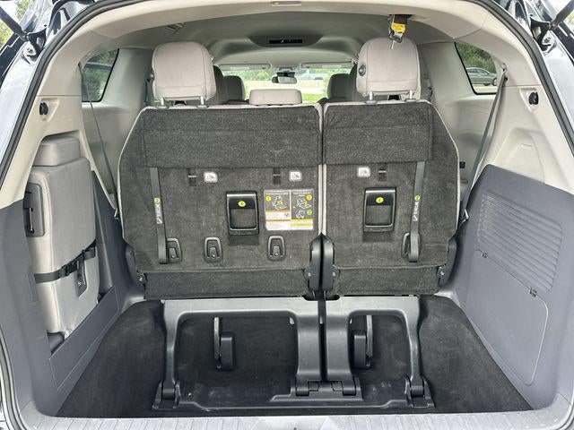 2023 Toyota Sienna LE