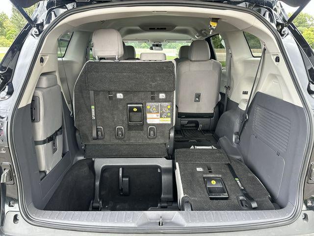 2023 Toyota Sienna LE