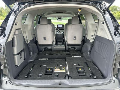 2023 Toyota Sienna LE